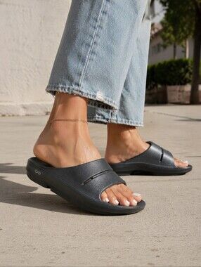 OOFOS OOahh Slide Sandal
